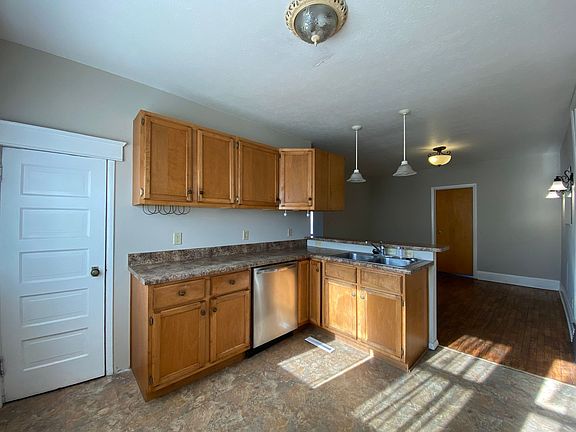 3rd image of 316 S West Blvd