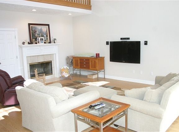 4th image of 11 Waterford Dr