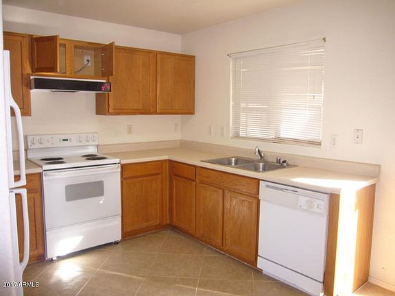 4th image of 10563 W Amelia Ave