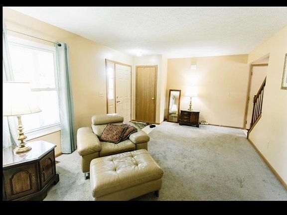 3rd image of 489 Lorraine Blvd