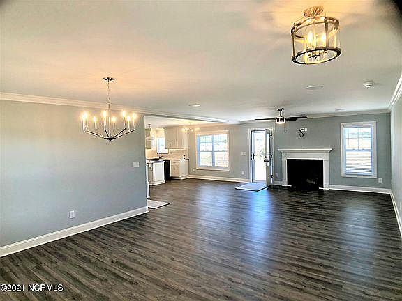 3rd image of 581 Norberry Dr