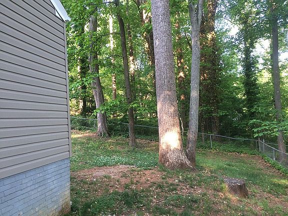 2nd image of 37 Essex Ct