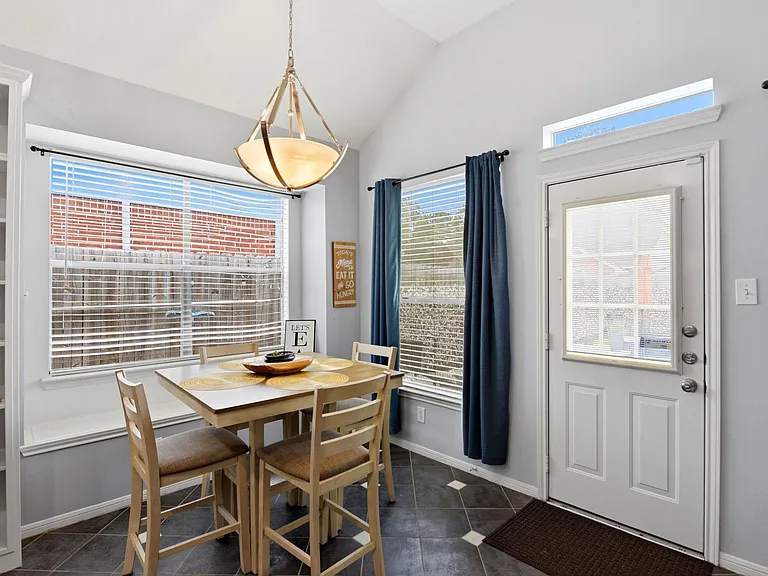 2105 Mossy Trail Dr — Photo 12