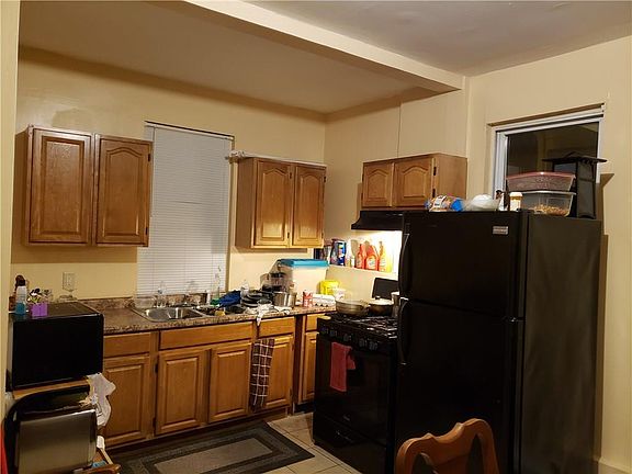 4th image of 36 Norwich Ave