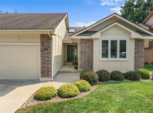2403 NW Ashurst Dr, Lees Summit, MO 64081