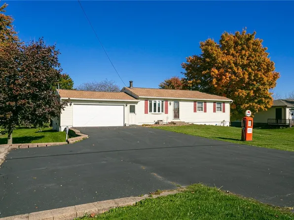 2414 Church Rd, Hamlin, NY 14464