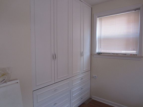 2nd image of 36-8 194th Street # Fl 1ST