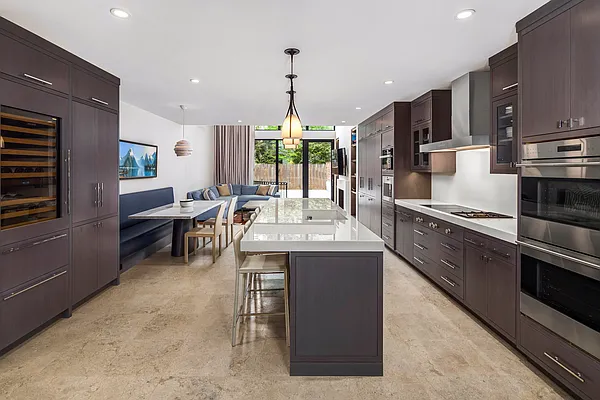 Rented by Sotheby's International Realty | media 23