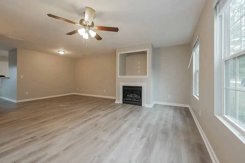 3 bed, 2.5 bath, 1953 sqft, $1,840 — Photo 4