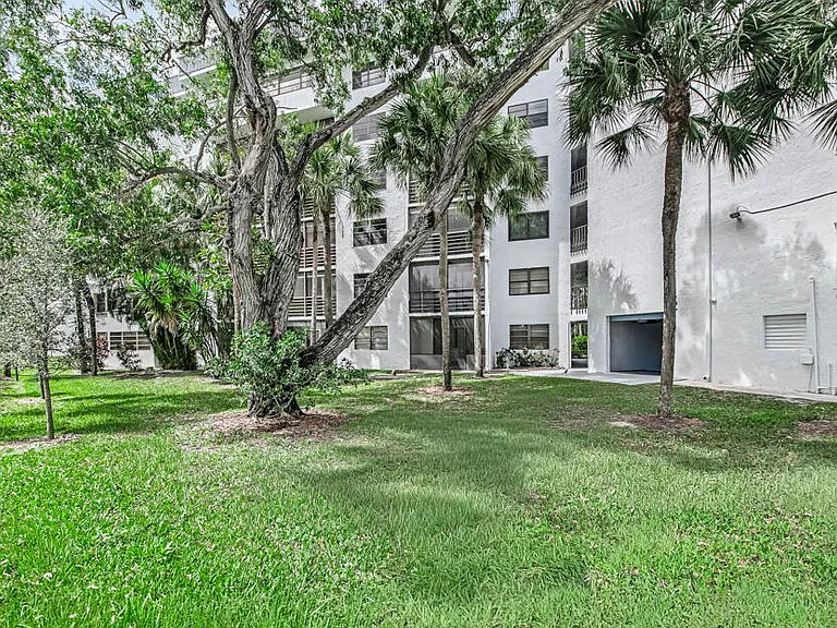 4640 Lucerne Lakes Blvd W #206 — Photo 4