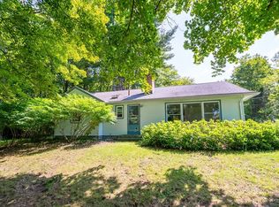 595 Haydenville Rd, Northampton, MA 01062