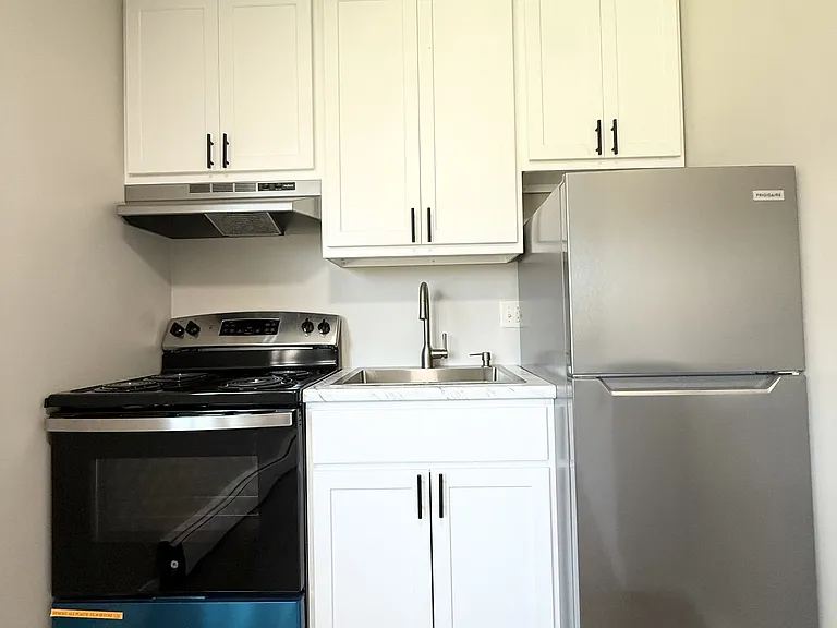 2060 Allen Blvd #20 — Photo 2