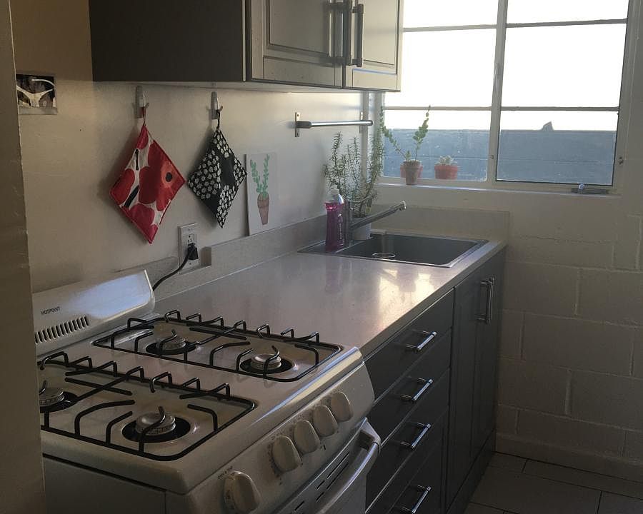 1st image of 2261 Yale St