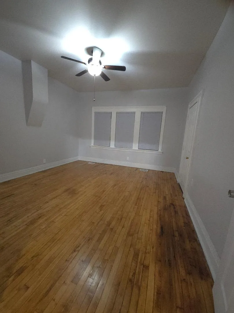 3 bed, 1000 sqft, $1,850 — Photo 1
