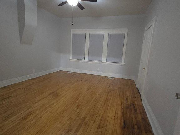 5th image of 5938 S La Salle St APT 1