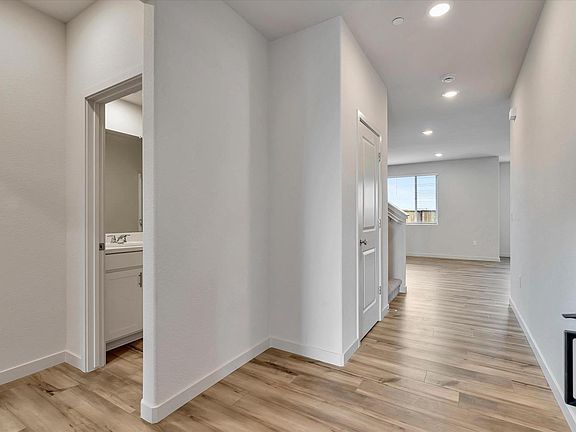 3rd image of 2912 Sugar Pine Street