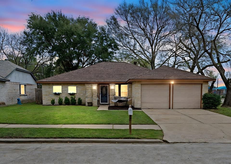 1st image of 20302 Bridgedale Lane