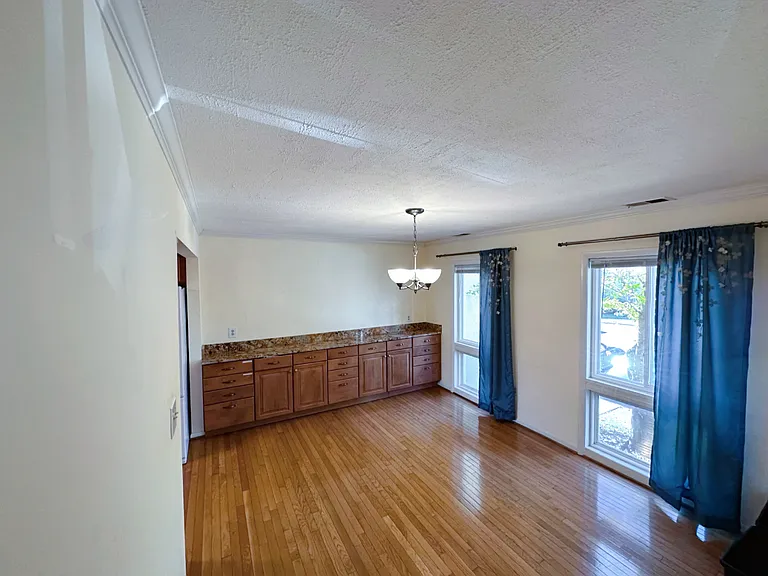 9526 Miranda Ct — Photo 5
