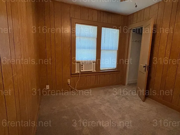 1012 W Ash Ave — Photo 7