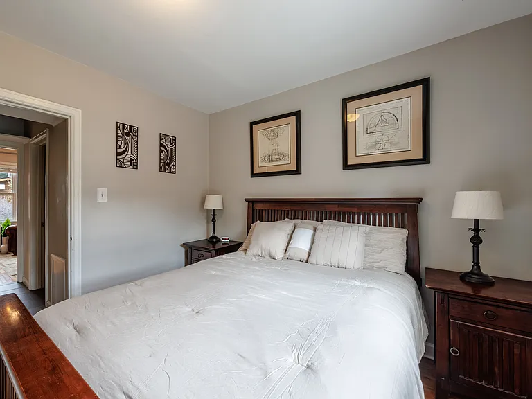 2612 Utica St — Photo 4