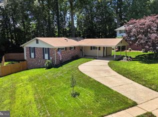 5010 Gainsborough Dr, Fairfax, VA 22032