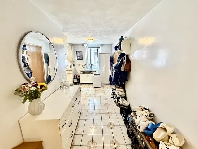 22 Thacher St #1 — Photo 4
