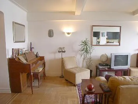 Sold by Corcoran | media 21