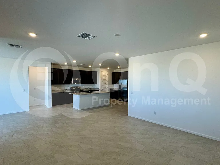 7448 S Camino Cardal — Photo 8