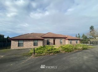 1136 E James St, Kent, WA
