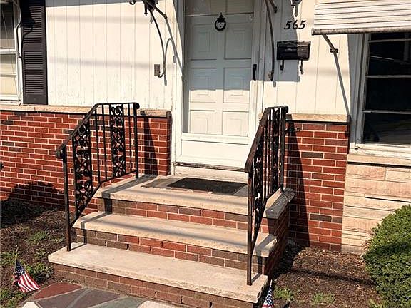 2nd image of 565 Mount Pleasant Ave