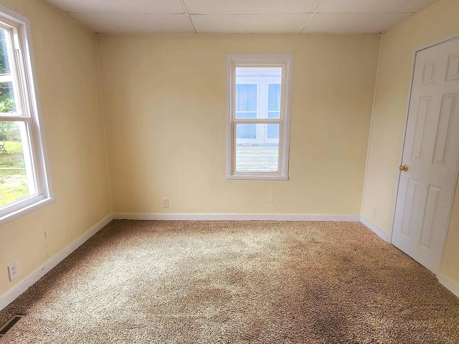 2 bed, 778 sqft, $750 — Photo 2