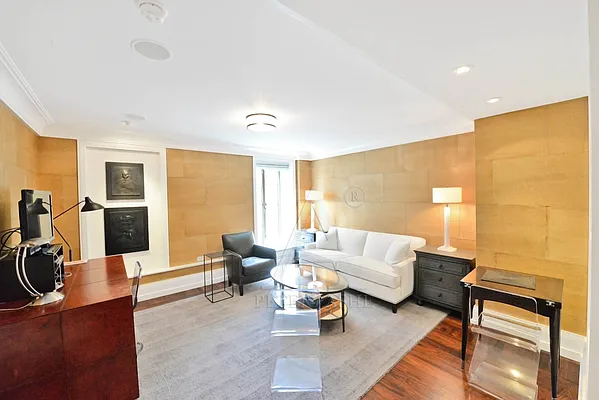 Sold by Peter Ashe | media 7