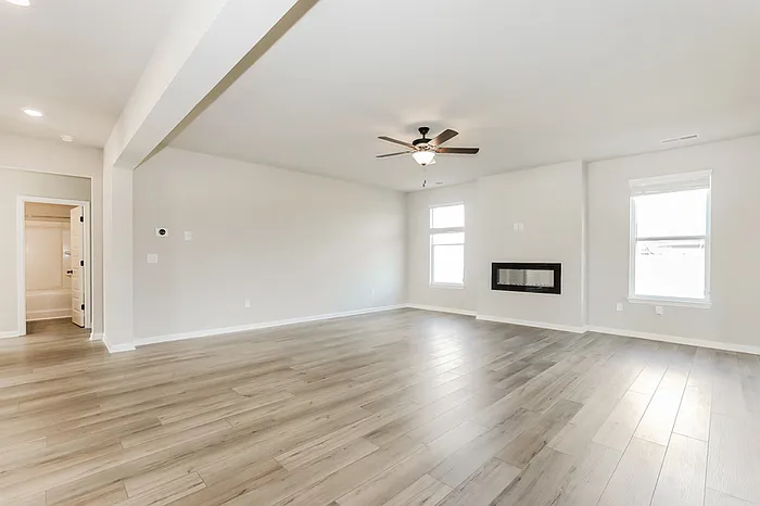 1547 Stinson Ln — Photo 2