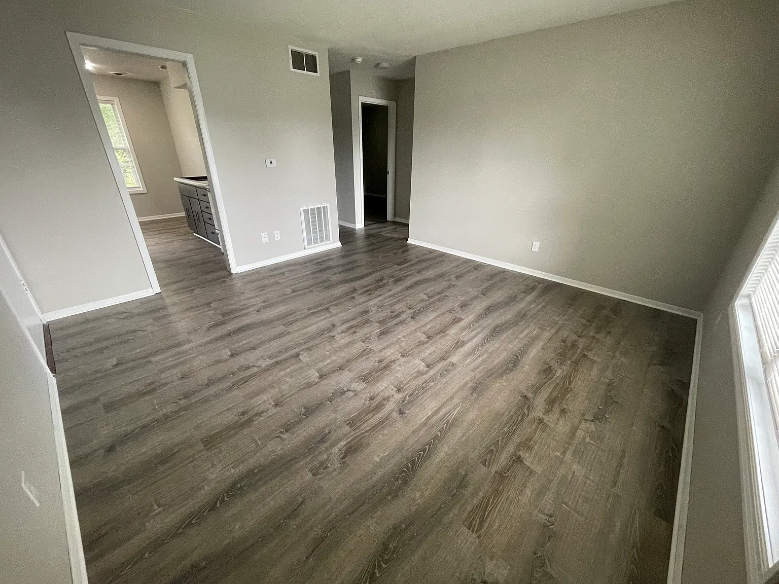 2 bed, 812 sqft, $900 — Photo 3