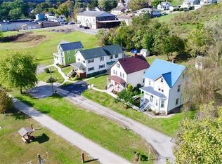 127 Jefferson Ct, West Newton, PA 15089