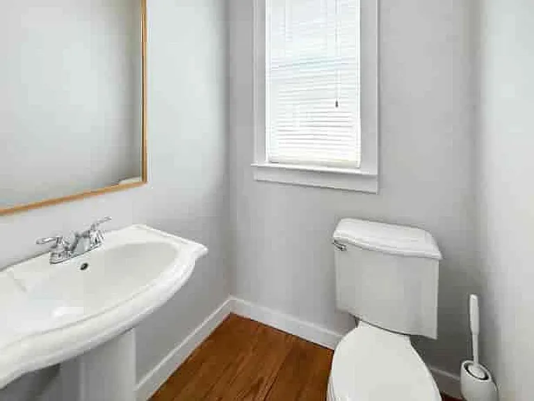 322 Peters St SW #2 — Photo 14