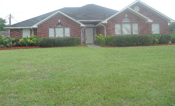 2nd image of 225 Park Ln