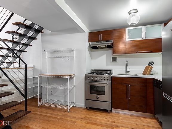 5th image of 184 Thompson St APT 5C