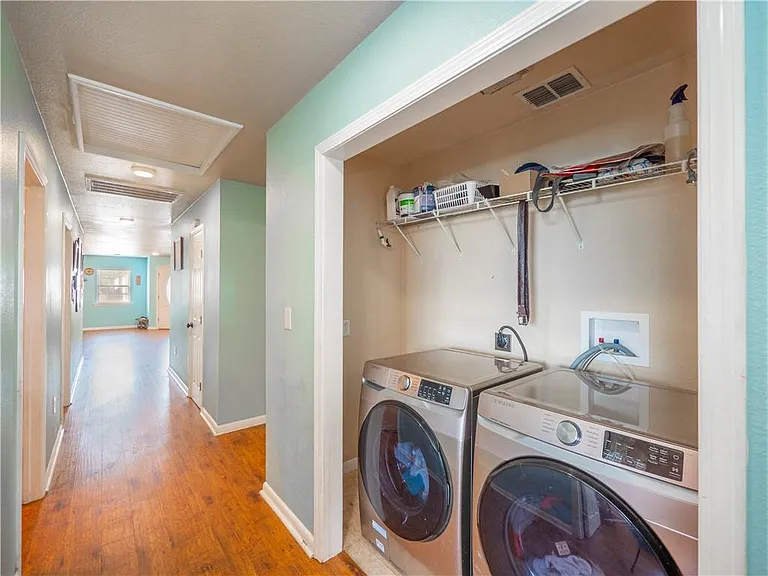 691 Tamarack Dr — Photo 32