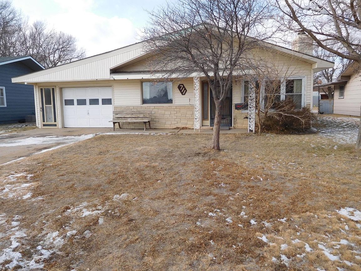 711 Price Ave, Oakley, KS 67748 | Zillow