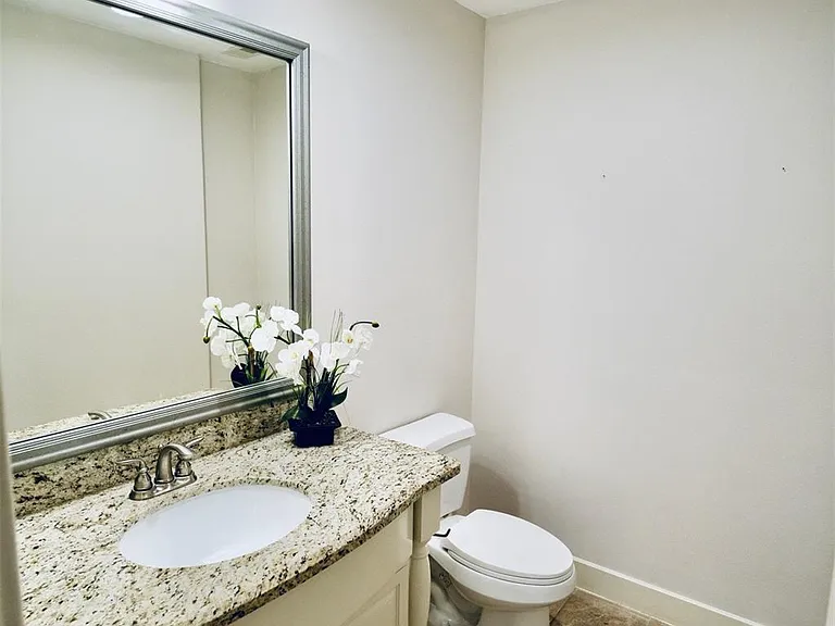 4020 Childress St #C — Photo 19