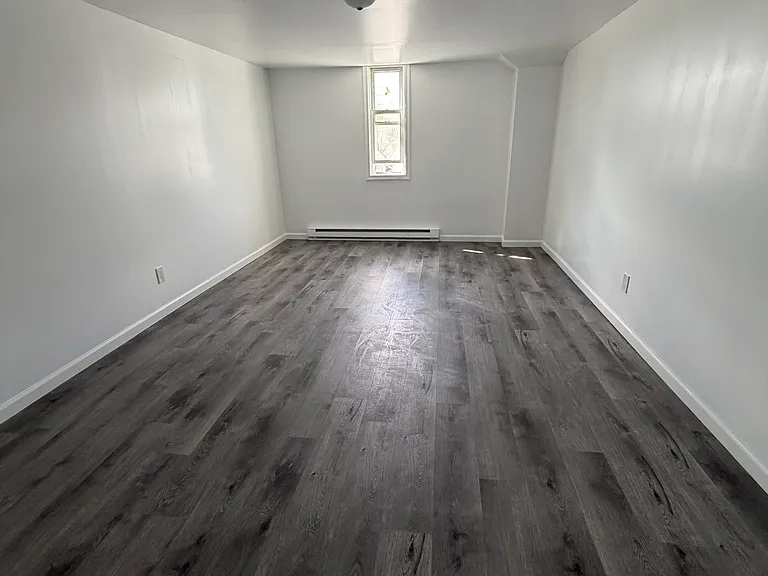 308-310 Barney St #2 — Photo 8