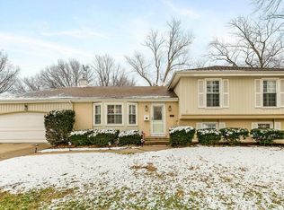 9305 Kessler Ln, Overland Park, KS 66212