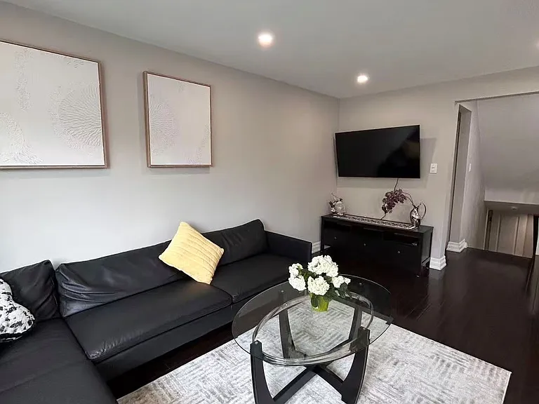 2 Lynedock Cres — Photo 9