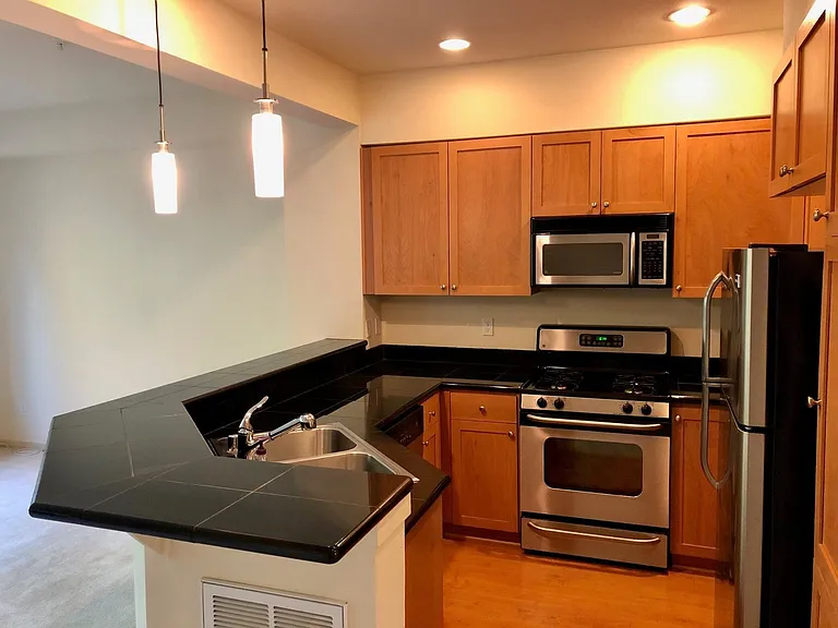 2116 NW Boulder Way Dr — Photo 8