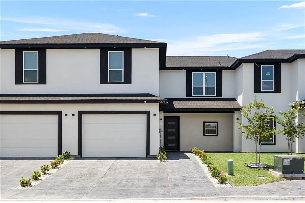 3 bed, 2.5 bath, 1800 sqft, $2,600 — Photo 1