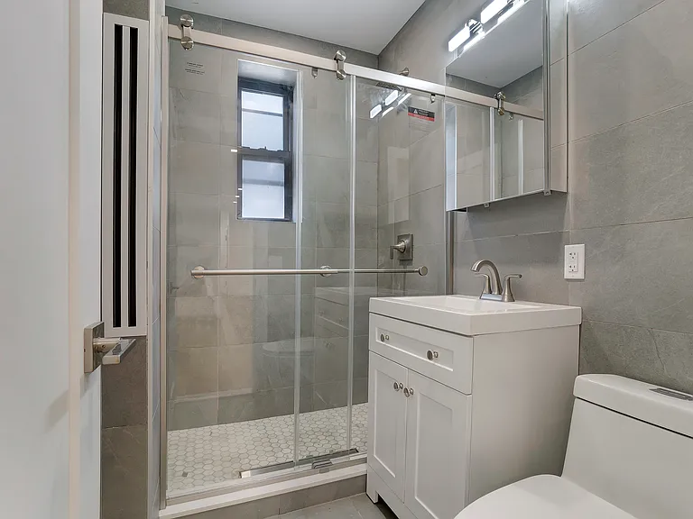 185 E 3rd St #4H — Photo 5