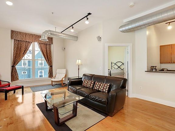 4th image of 27 Osgood St Unit 1