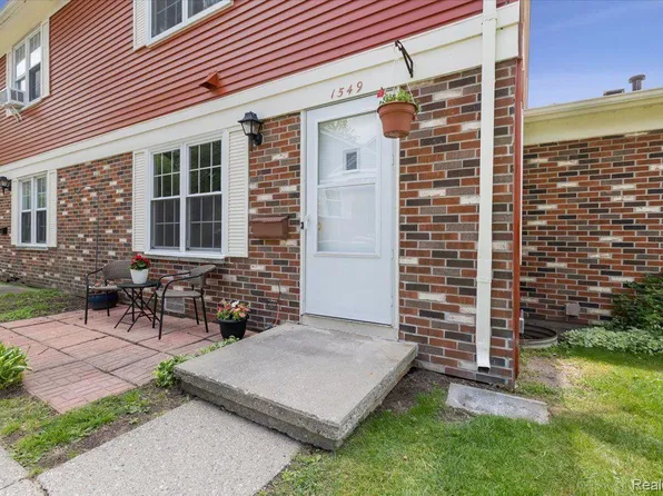 1549 Wingate Blvd, Ypsilanti, MI 48198