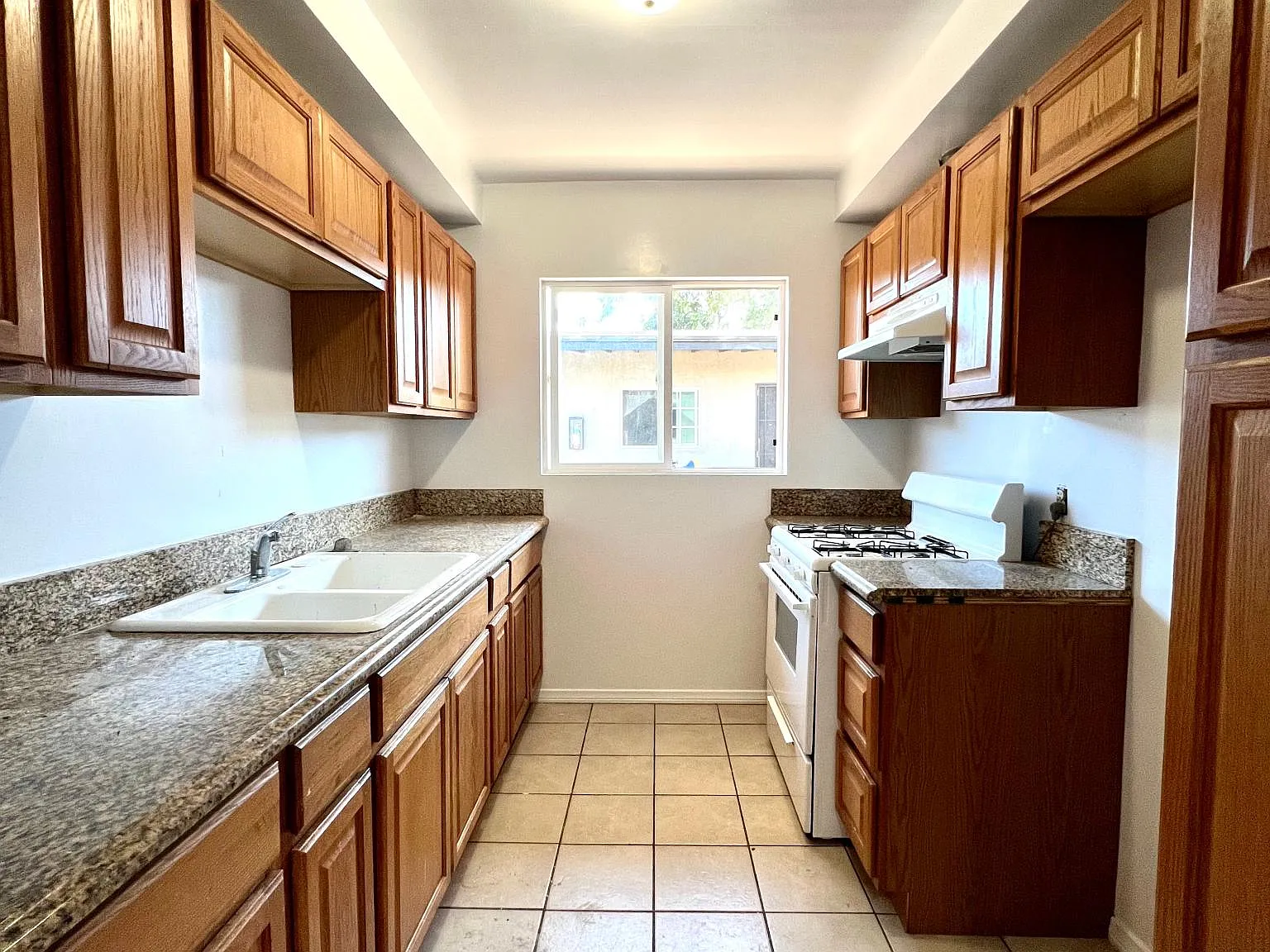 2 bed, 800 sqft, $2,195 — Photo 3